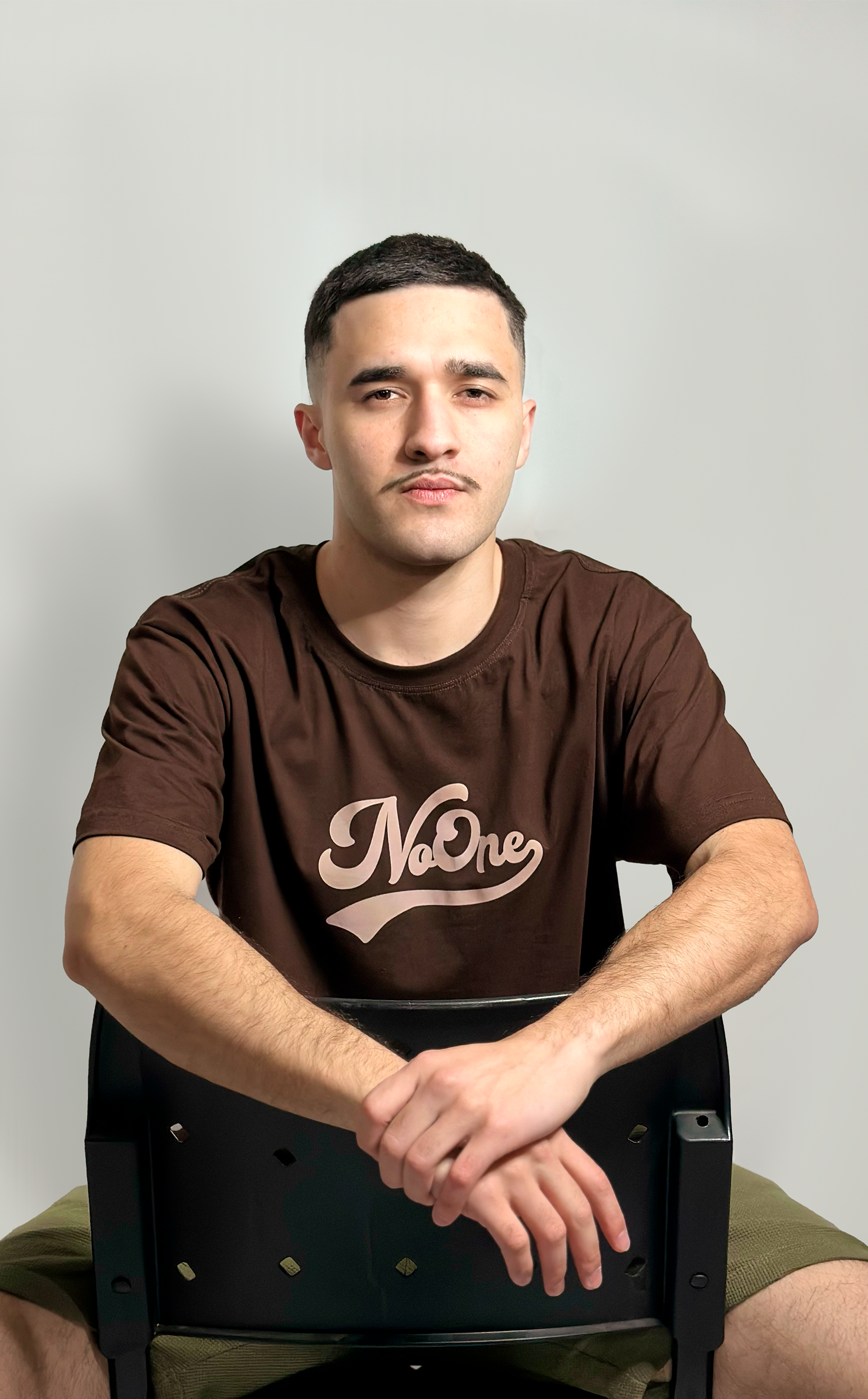 Camiseta College Marrom