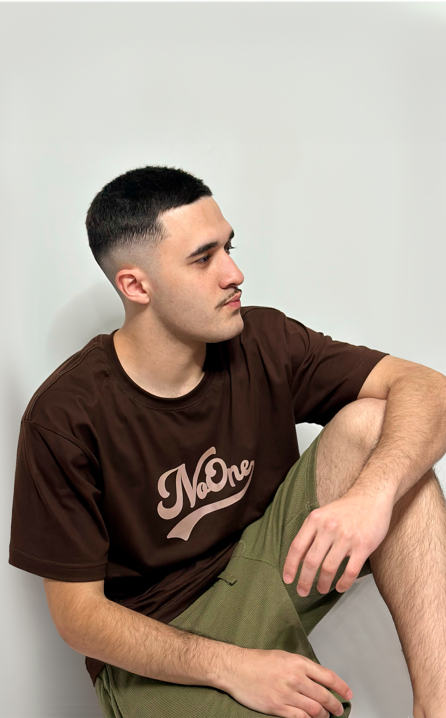 Camiseta College Marrom